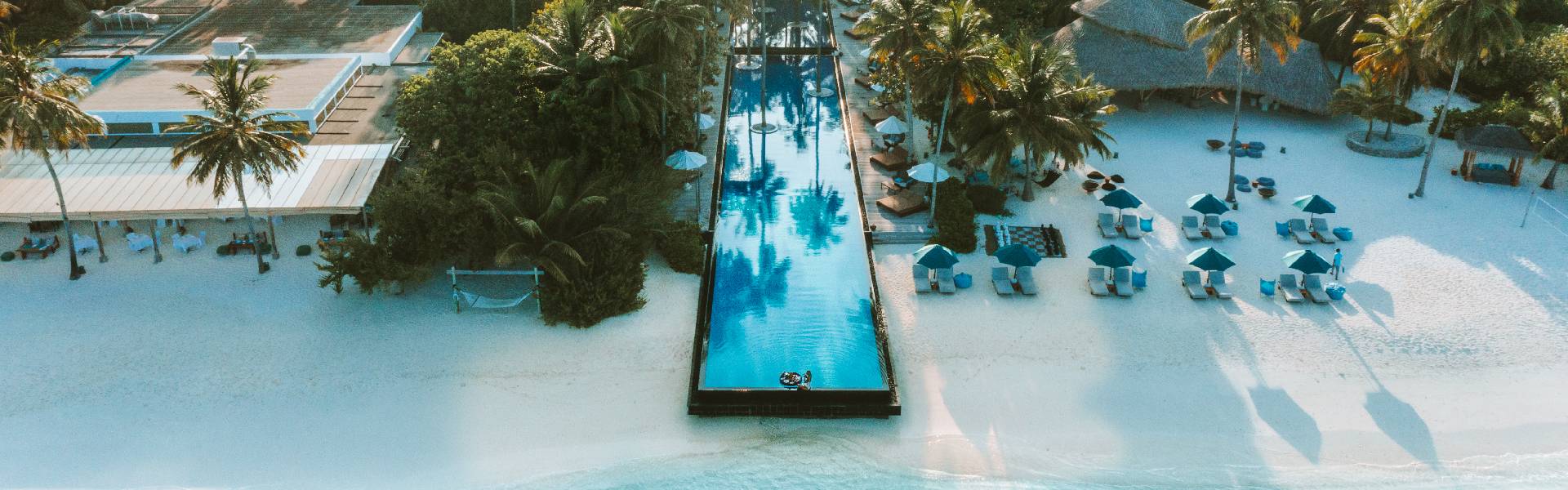 Fairmont Maldives swimming pool & beach