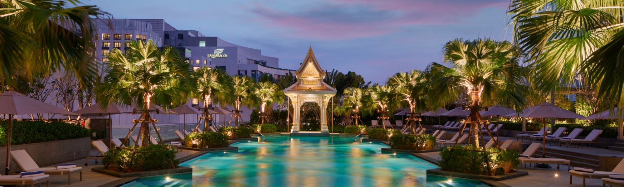 Chatrium Grand Bangkok - pool & view